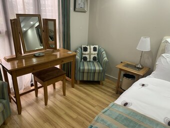 King Canute Apartment - Crown Lettings