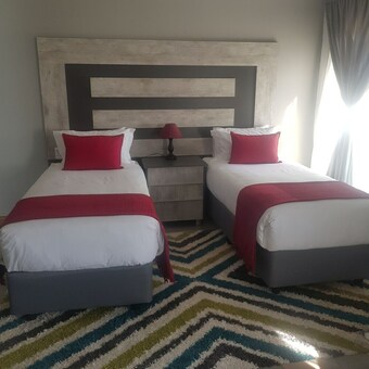 Sagwadi Hotel