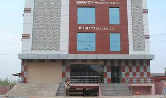 Hotel Iroomz Aditya Residency
