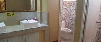 Hotel M2r Apartelle