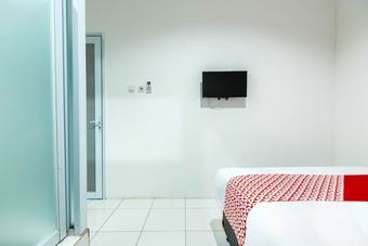Hostal Oyo 925 Grand Wijaya Bintaro