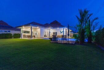Tropical 3 Bedrooms Pool Villa Mp75