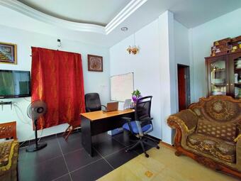 Oyo 89933 Nun Hotel