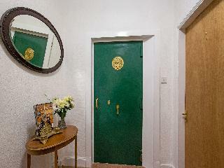 Oyo Eastbank Hotel