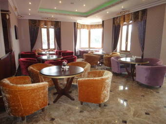 Avshar Hotel