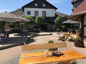 Hotel Toschis Station/ Motel/ Bowling