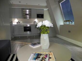 Green Diamond By Creatick Apartments