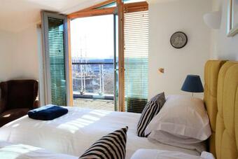 Brunel's View - Your Apartment