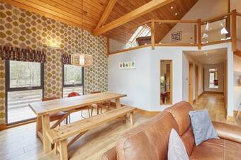 Shunner Howe Lodge