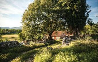 Nice Home In Veliki Brocanac With Outdoor Swimming Pool, Wifi And Heated Swimming Pool