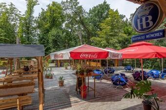Bed & Breakfast Pavilon Panzi� �tterem �s Pizz�ria