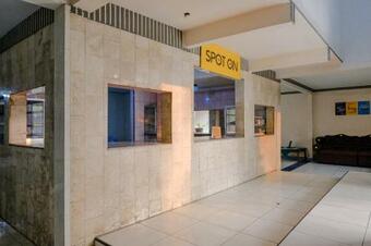 Spot On 1971 Hotel Dewi