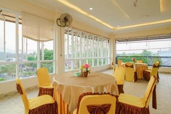 Reddoorz Plus @ Hotel Sempurna Watervang Lubuk Linggau