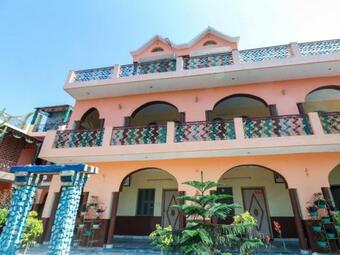 Oyo 63857 Hotel Prakash & Sons