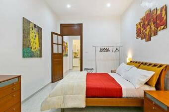 Corso Dei Mille Railway Apartment