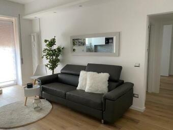 Hostal Home Leopardi