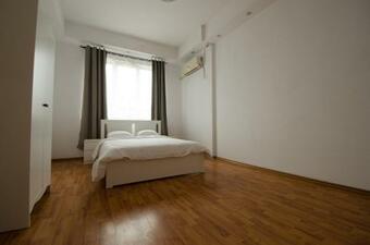 Huge River View Apartment In Old Town Bucharest 3bdr