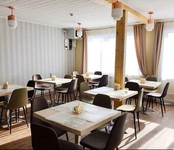 Larus Hotel
