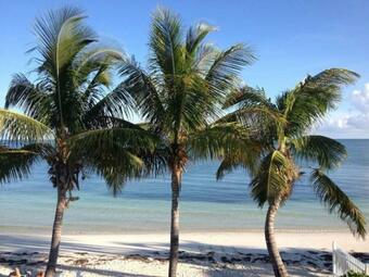 Lazy Tortuga 2bed/2bath Canal Front Duplex