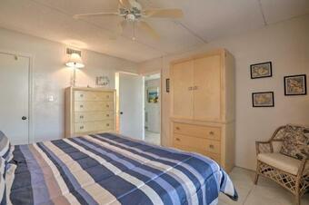 Apartamento Quaint Beachfront Getaway With Patio And Community Pool