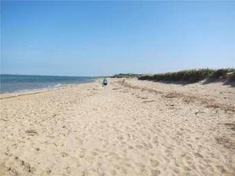 403 Fantastic Location Beautiful Bay Just 1 Minute Away