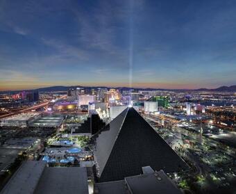Luxor Hotel & Casino By Suiteness