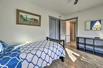 Remodeled Retro Home Near Blanco Town Square!