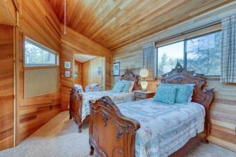 Seascape Lodge
