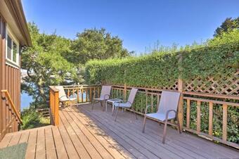 Hillside Home With Deck And Views Of Tomales Bay!