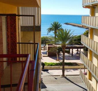 Sunny Apartment Near The Beach