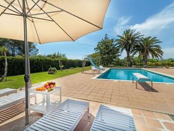 Casa Rustica Con Piscina En Girona