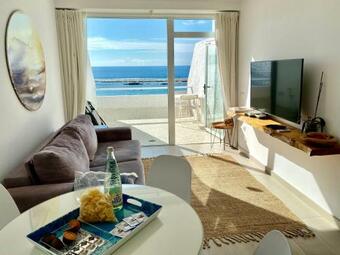 Beachfront Apt With Open Terrace In Las Canteras
