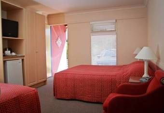 Milton Village Motel