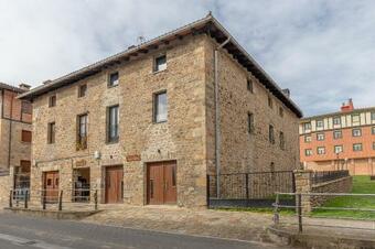 Hostal Burruzkale Etxea
