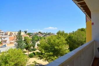 Top Floor Apartment With Private Roof Terrace.
