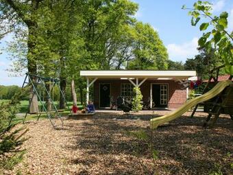 Upbeat Holiday Home In Reutum With Jacuzzi
