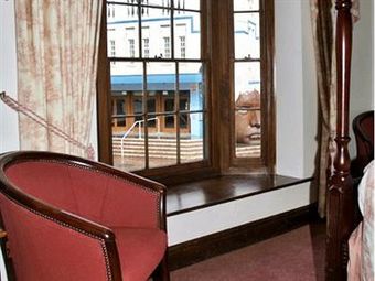Pilgrims Hotel