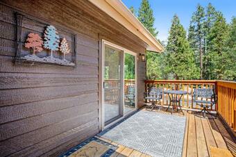 Cedar Stone Lodge