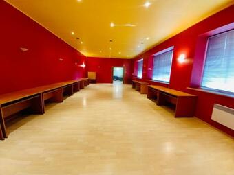 Hostelis R27