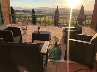Villa In Campagna Affacciata Sul Vigneto