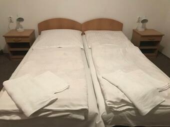 Hostal Pension Europ**