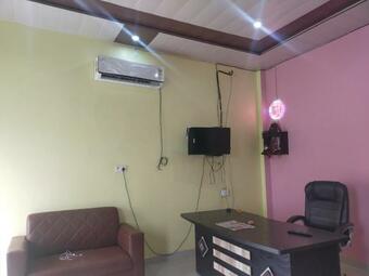Hotel Pop 84674 D S Palace