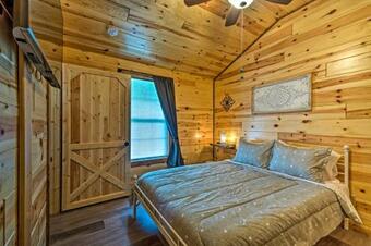 Lakefront Cabin With On-site Waterfall And Hiking