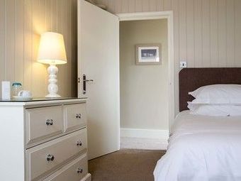 Botany Bay Hotel