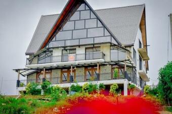 Hotel Omaya Hills