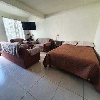 Linda Casa Tipo Loft, Con Estacionamiento Privado.