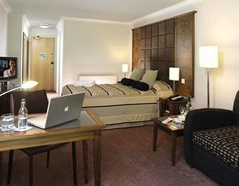 Hotel Eastwood Hall