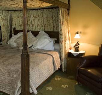Gibbon Bridge Hotel