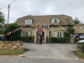 Bed & Breakfast The Old School, Idbury, Ox7 6ru