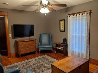 Large Bakery Apartment - Central Downtown Location